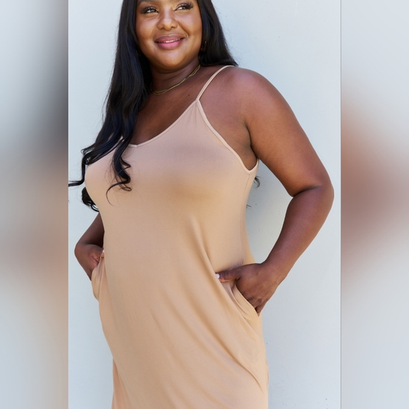 New Cami Side Slit Maxi Dress with pockets - Picture 3 of 6